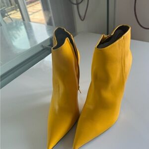 New genuine leather boots